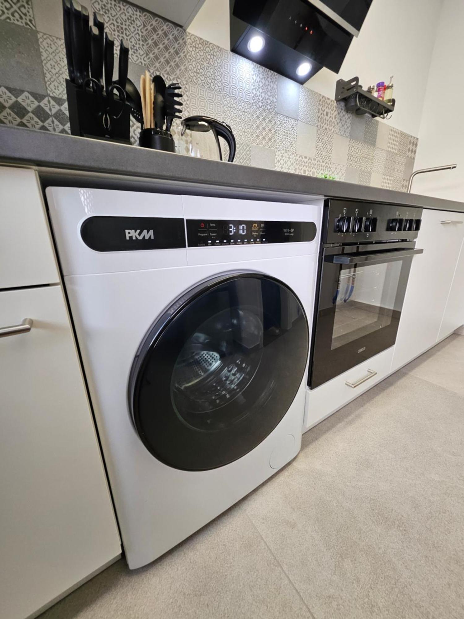 Modern Homes - Voll Ausgestatte Wohnung - Balkon - Hotelbetten - 4K Tv - Wlan Moers Esterno foto