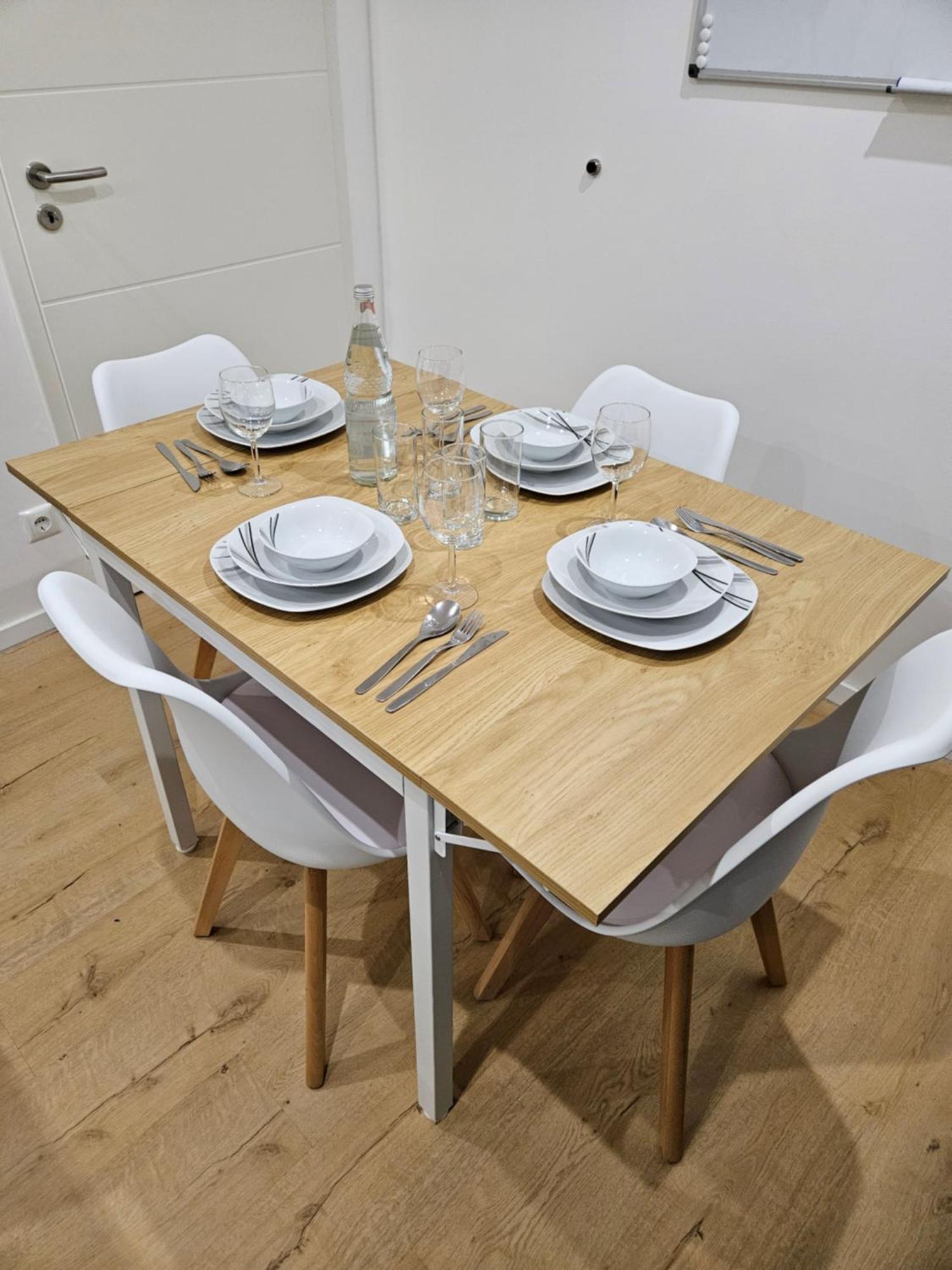 Modern Homes - Voll Ausgestatte Wohnung - Balkon - Hotelbetten - 4K Tv - Wlan Moers Esterno foto