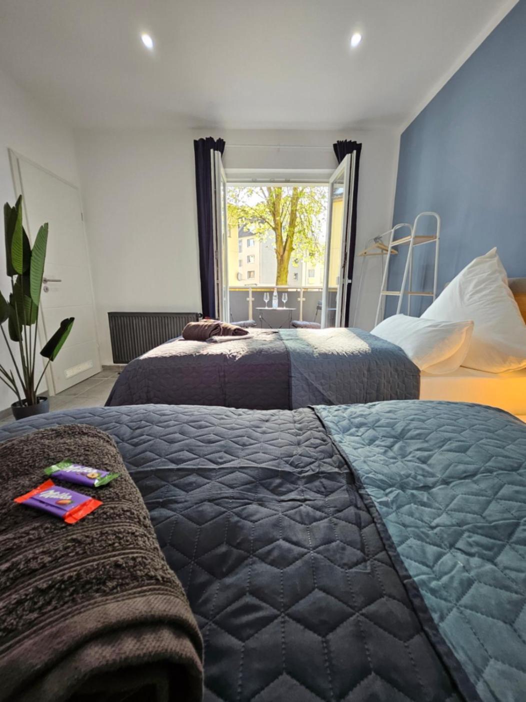 Modern Homes - Voll Ausgestatte Wohnung - Balkon - Hotelbetten - 4K Tv - Wlan Moers Esterno foto
