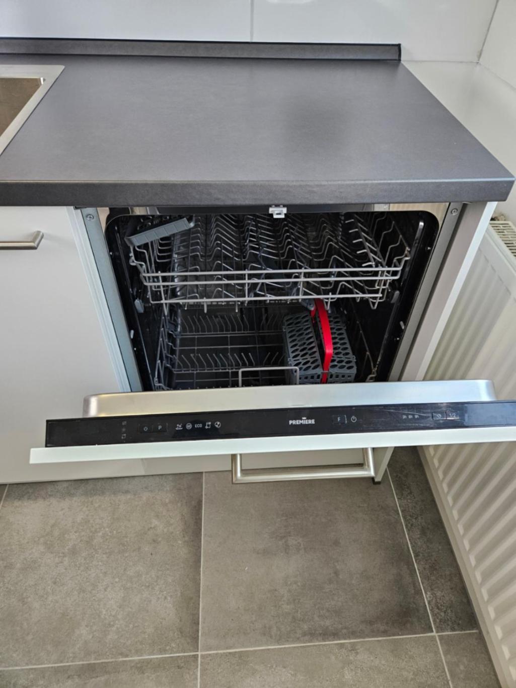 Modern Homes - Voll Ausgestatte Wohnung - Balkon - Hotelbetten - 4K Tv - Wlan Moers Esterno foto