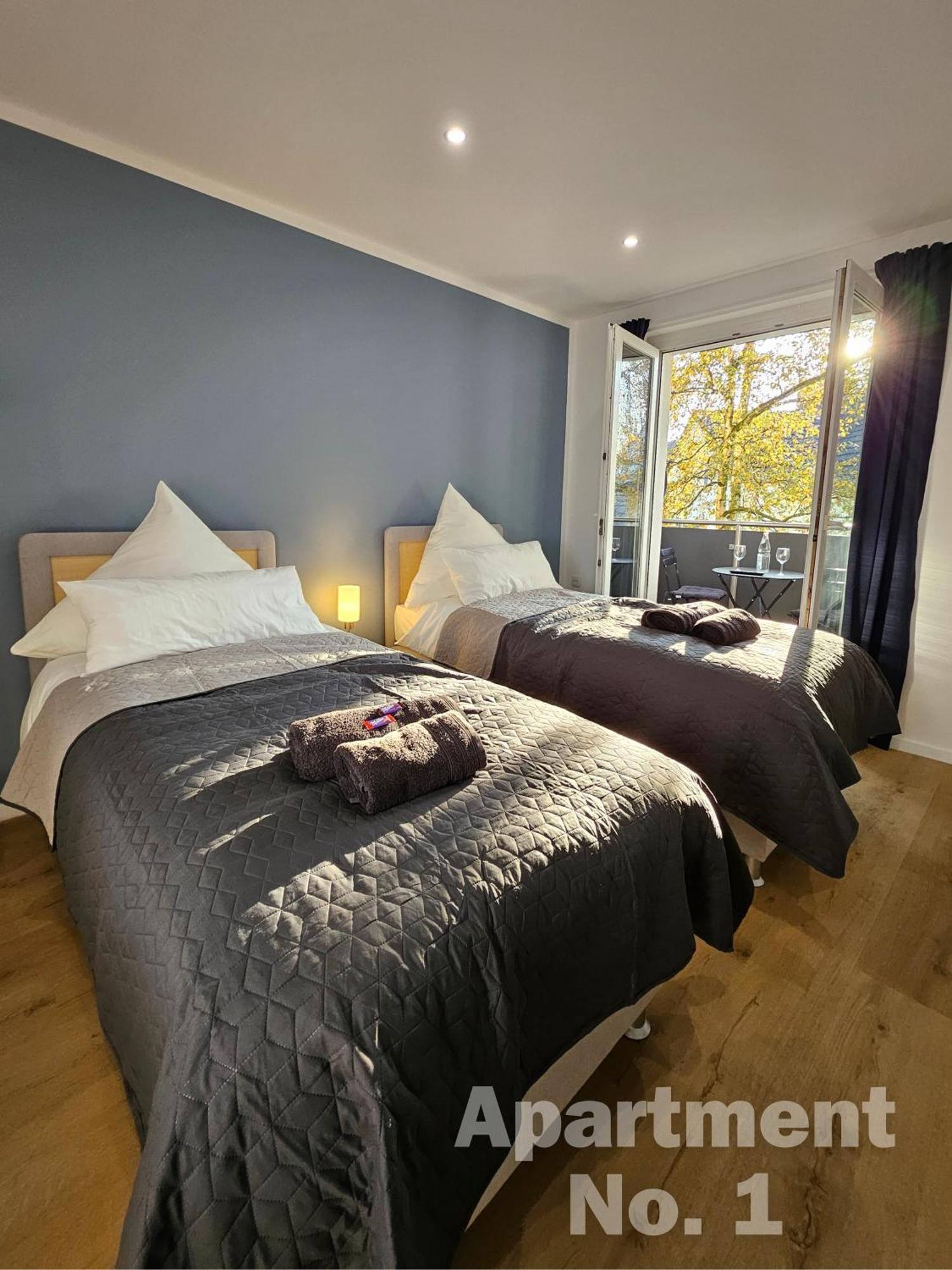 Modern Homes - Voll Ausgestatte Wohnung - Balkon - Hotelbetten - 4K Tv - Wlan Moers Esterno foto